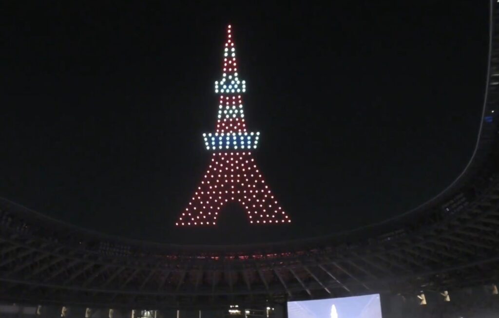 FIFAワールドカップ26アジア最終予選（3次予選）ドローンショー「タワー」の画像