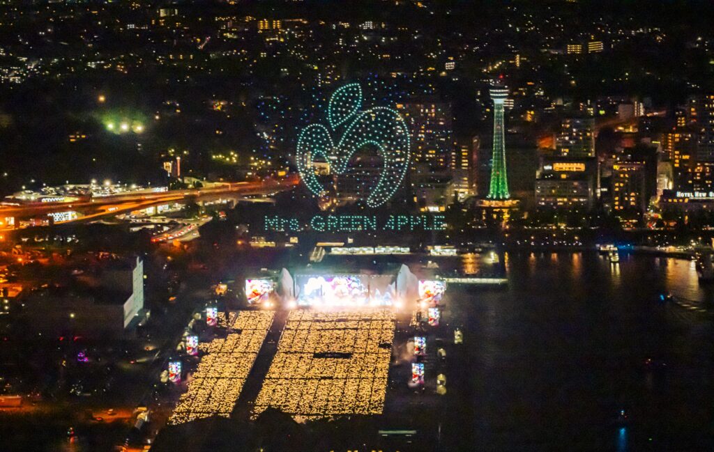 Mrs.GREEN APPLE × ドローンショーのアイキャッチ画像